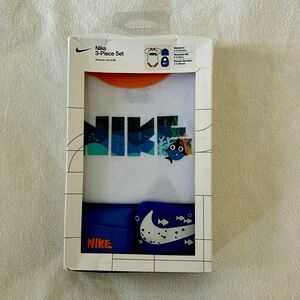 Nike 3-Piece Set Size 0-6 Months